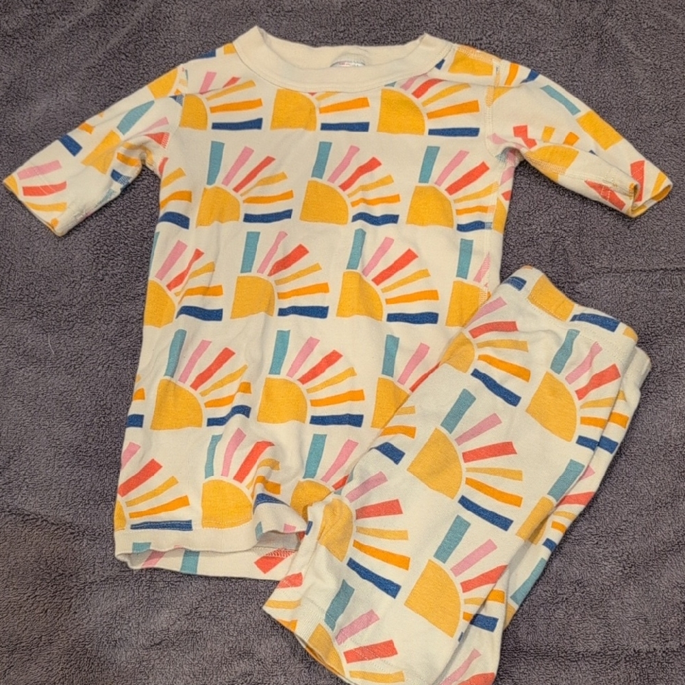 Hanna Andersson Kids Pajama Set with Sunburst Design